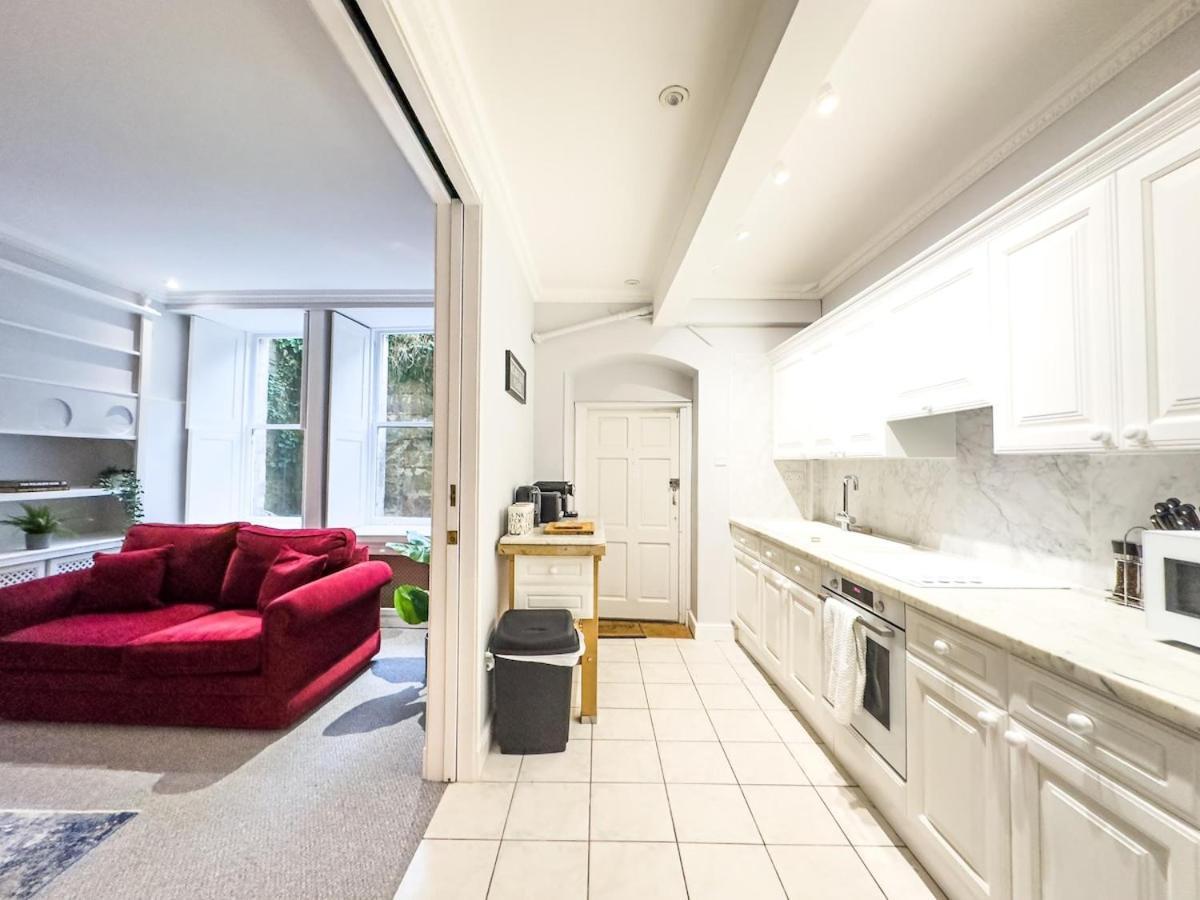 Apartment Basement Beauty Bennett Street *